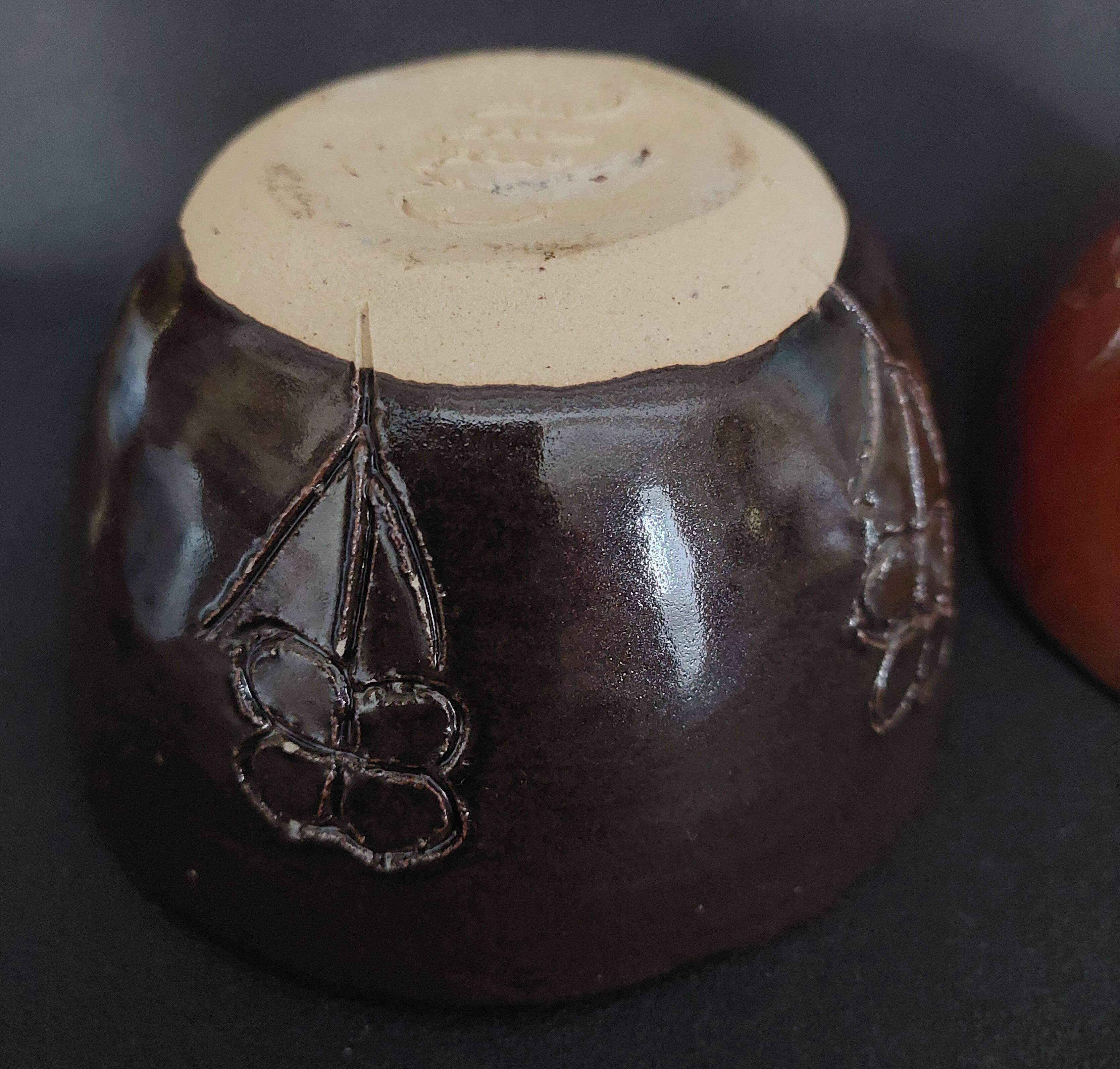 Signature glazed stoneware bowls to identify 20th century