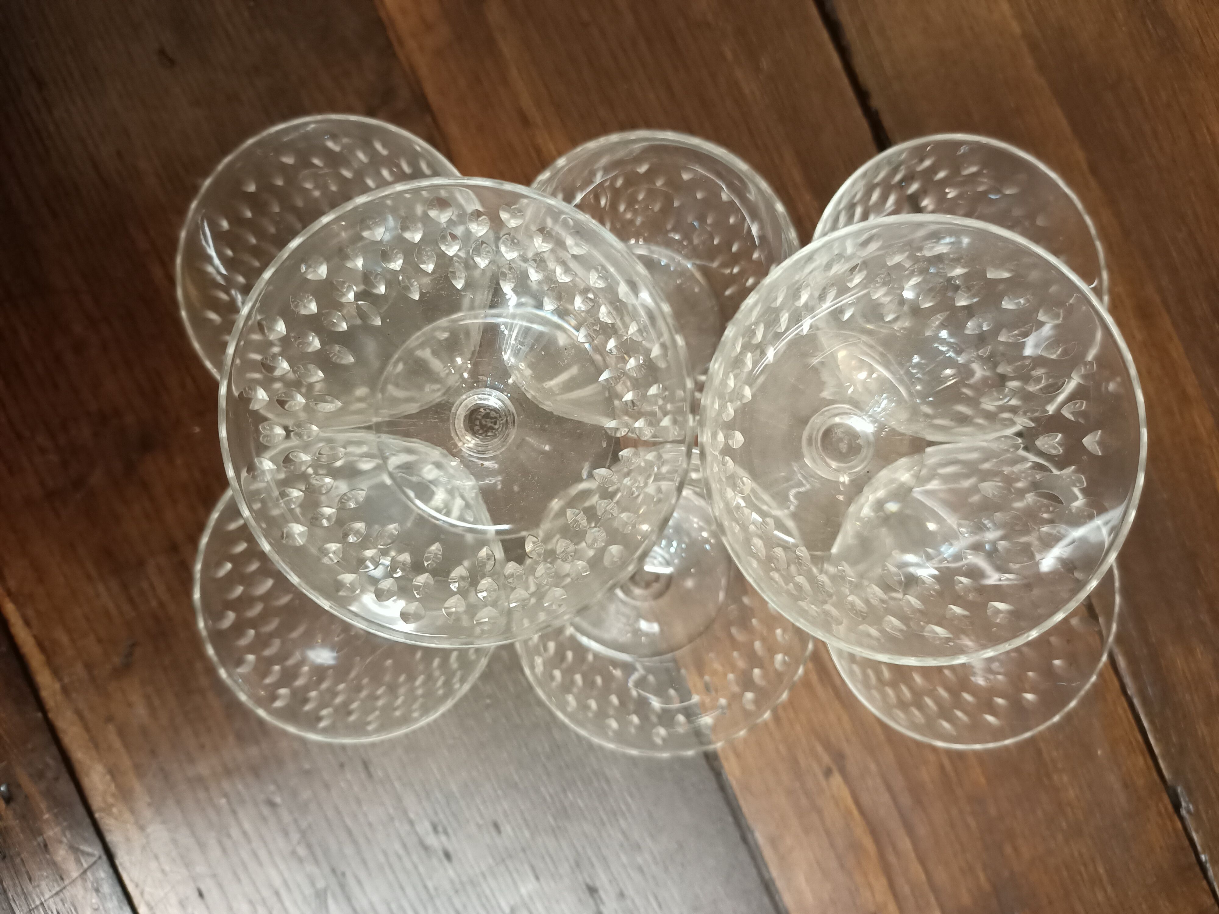 8 glasses Baccarat drops of water