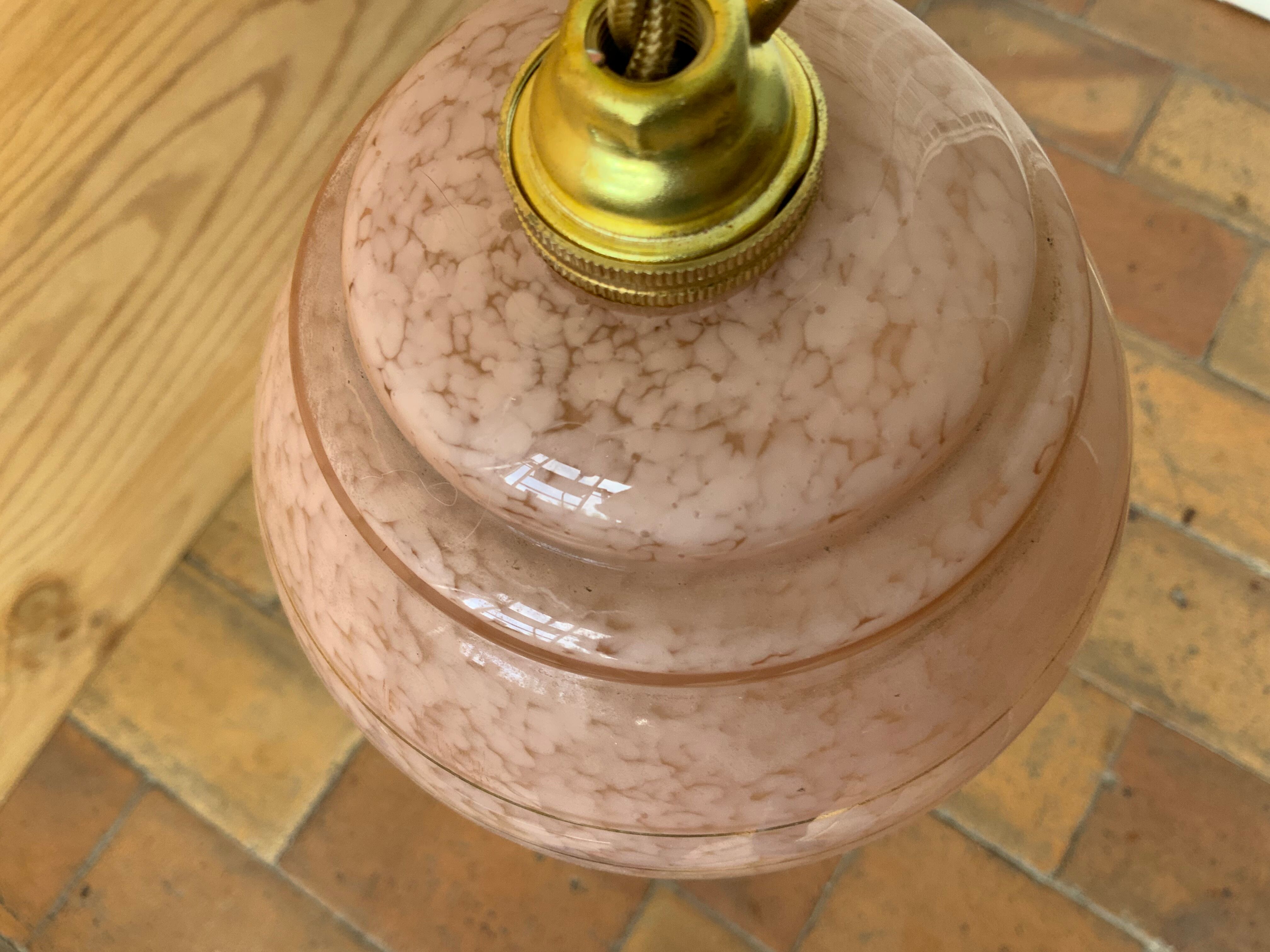 Pink opaline suspension