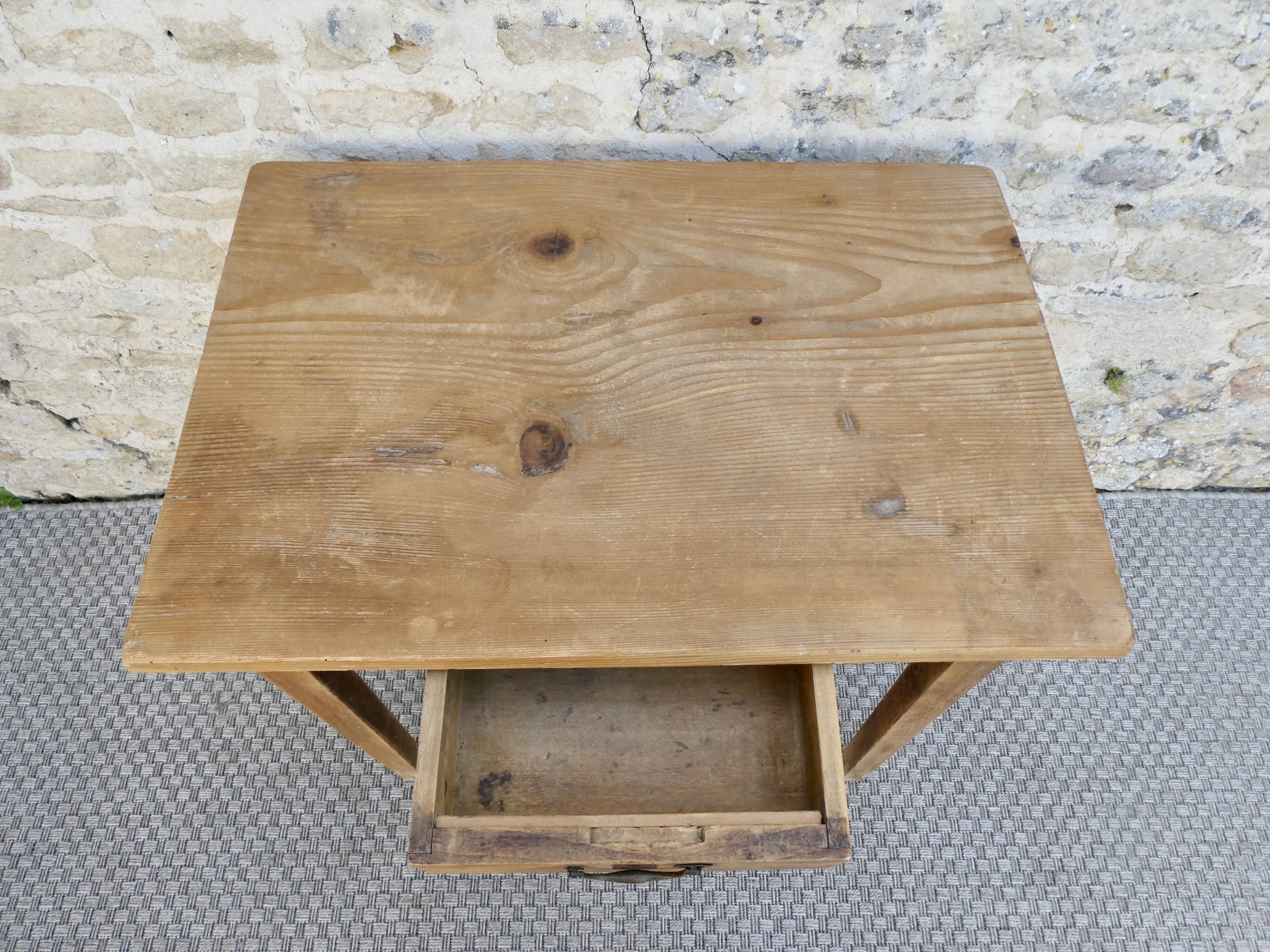 Solid wood desk, Croissandeau and Perreau in Orléans