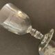 4 verres anciens à pied avec pans coupés