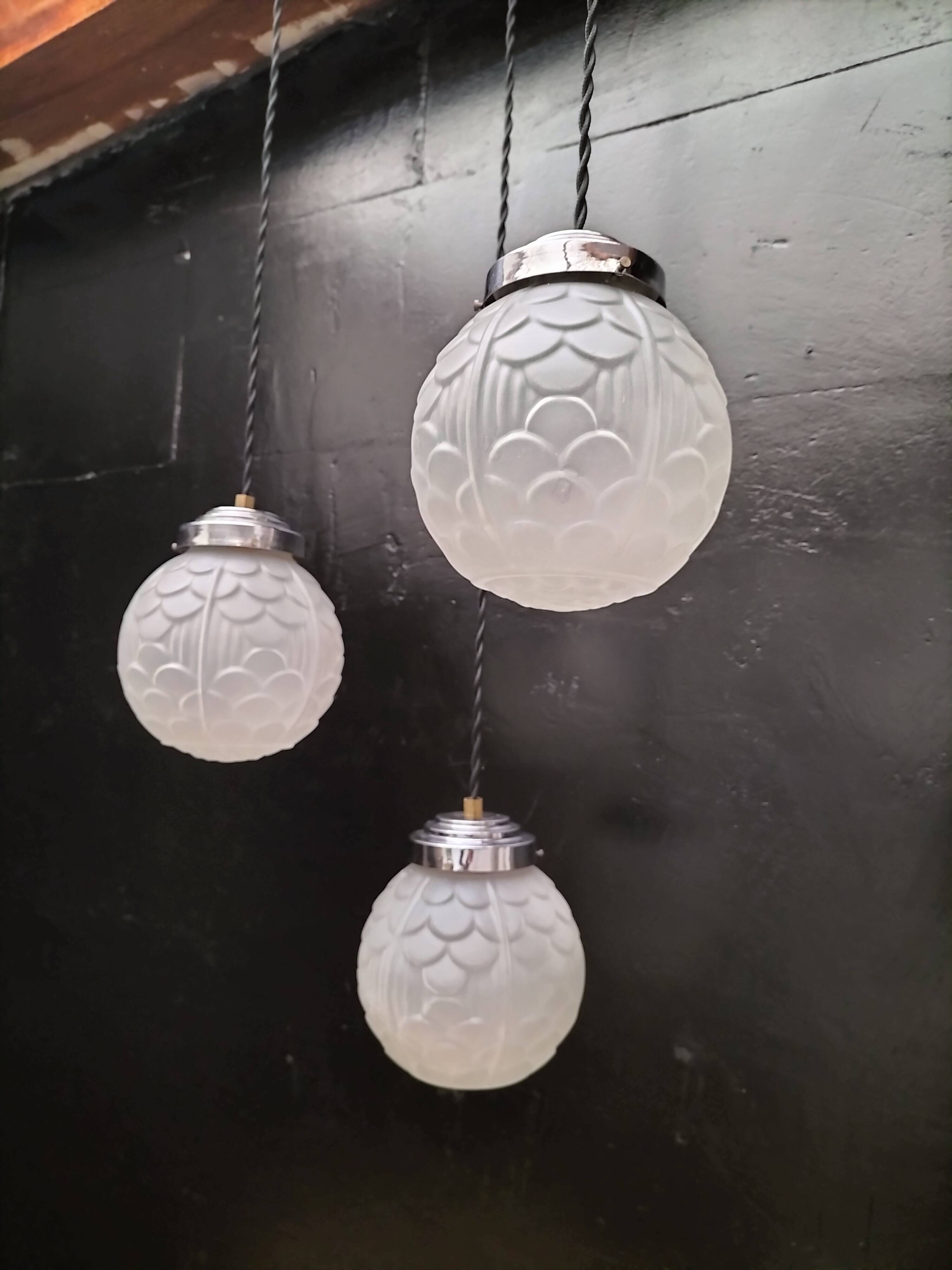 Art deco pendant lights