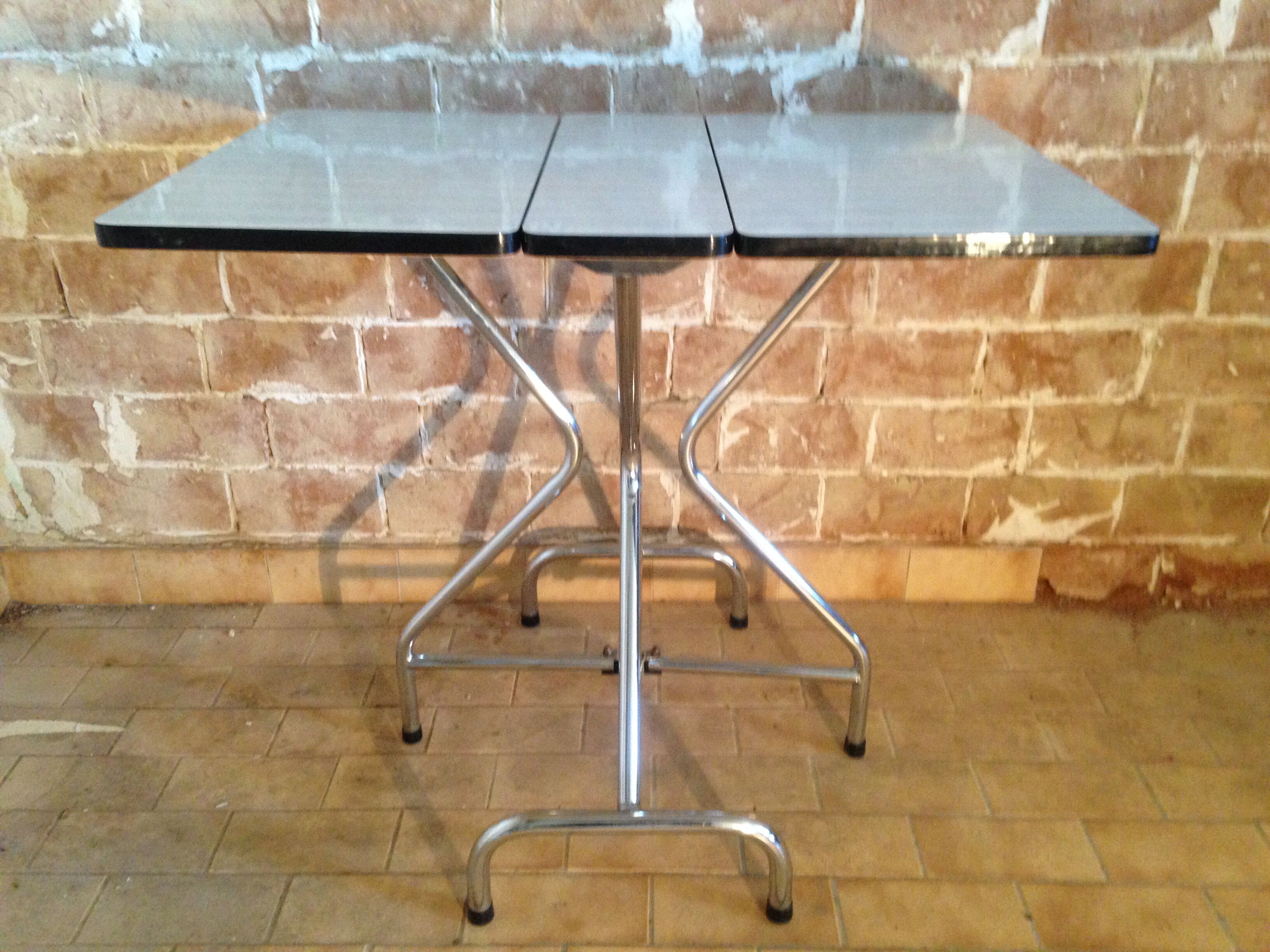 Vintage shapeica folding table and chrome feet 60/70