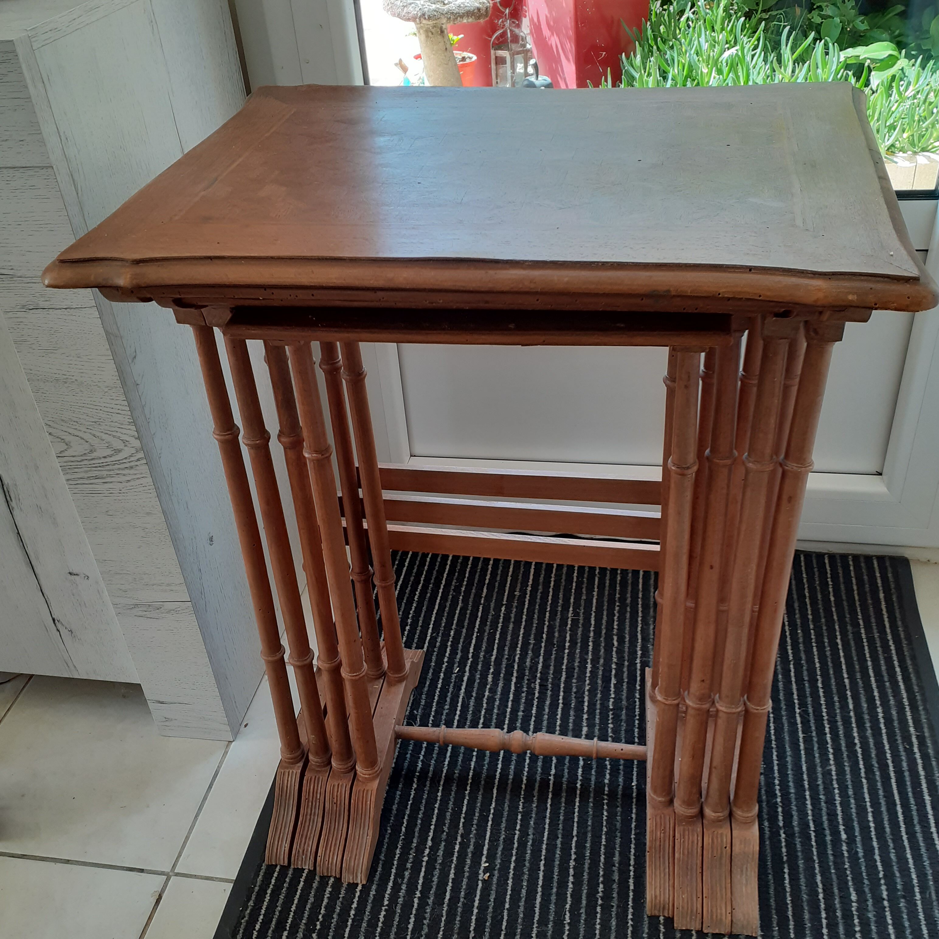 4 Branded trundle tables. Years 30.