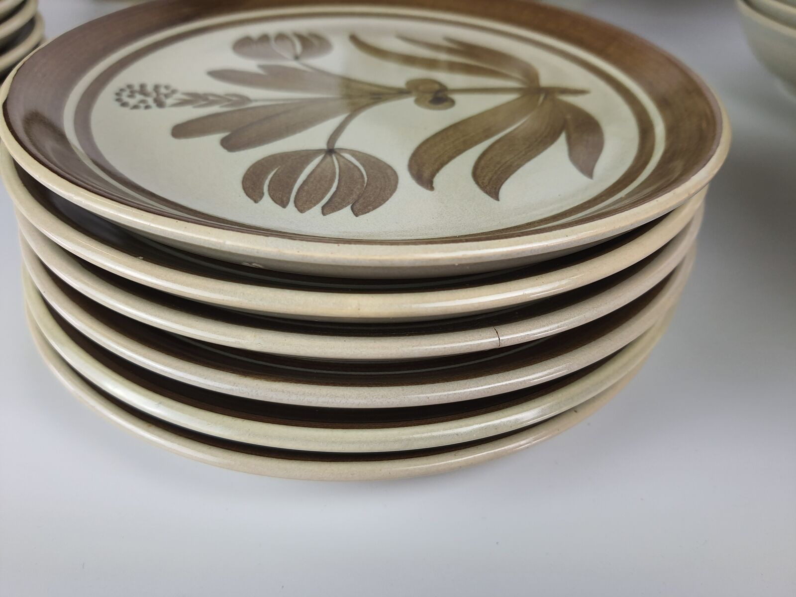 Longchamp 42-piece hand-painted dish service