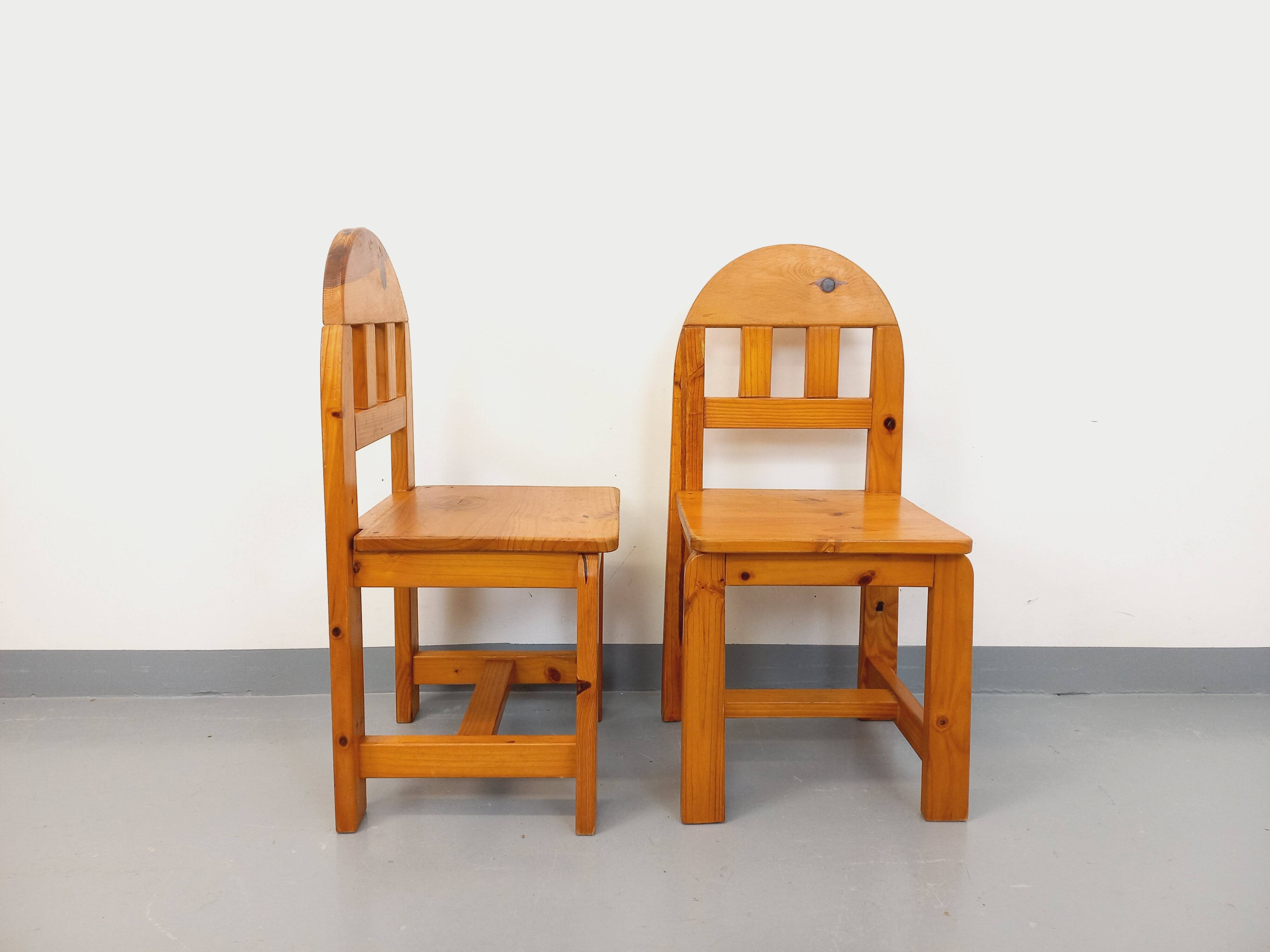 Paire de chaises vintage en pin des années 70 80