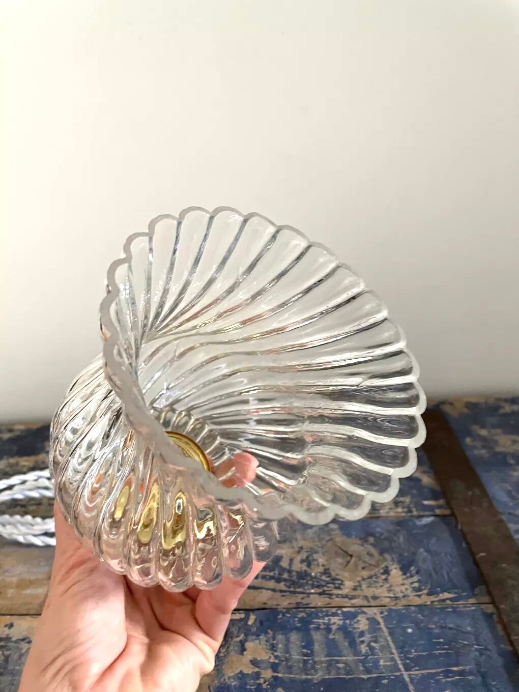 Vintage portable lamp in electrified chiseled glass to nine