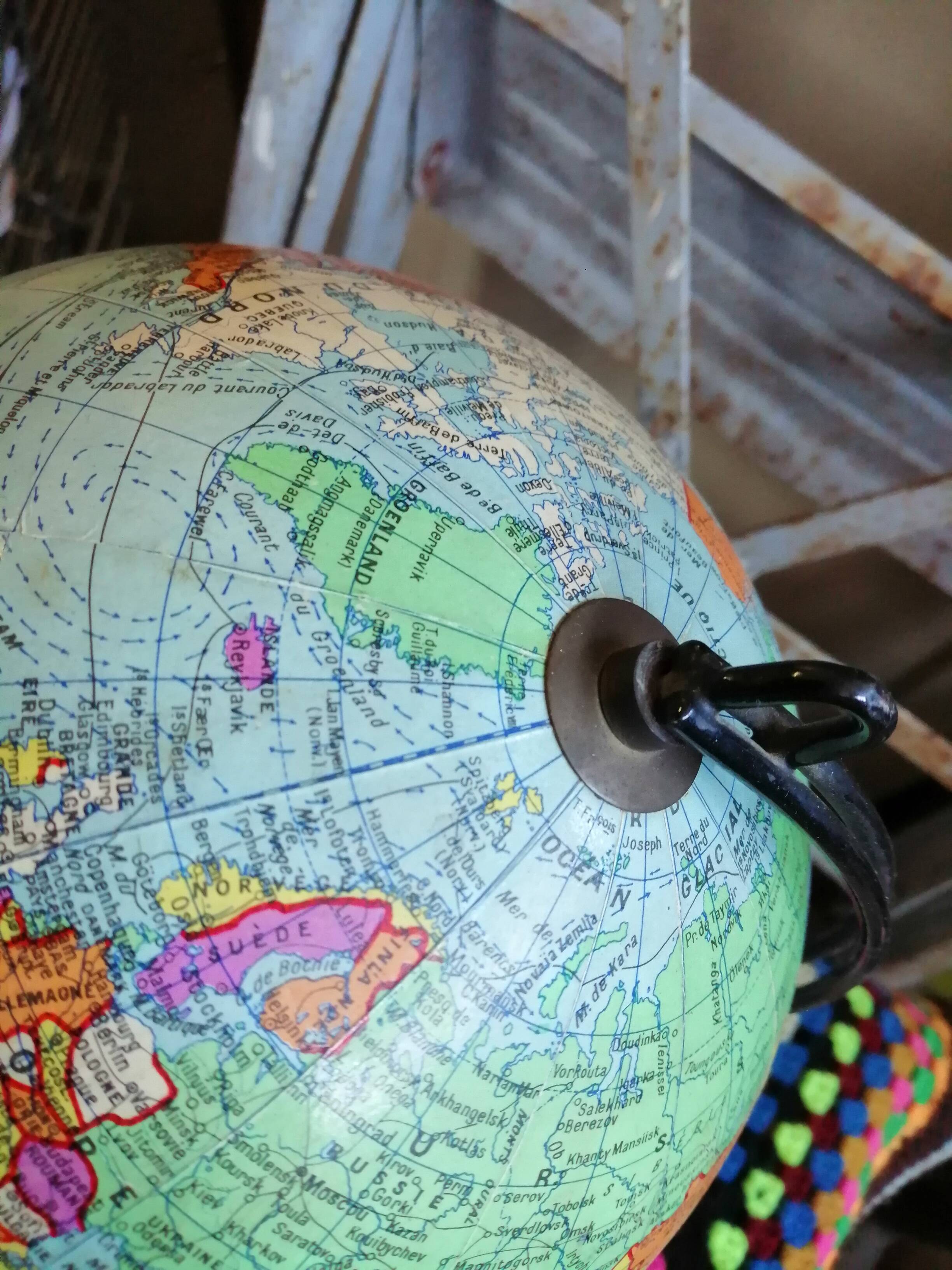 Globe map "Girard and Barrere" vintage 60/70