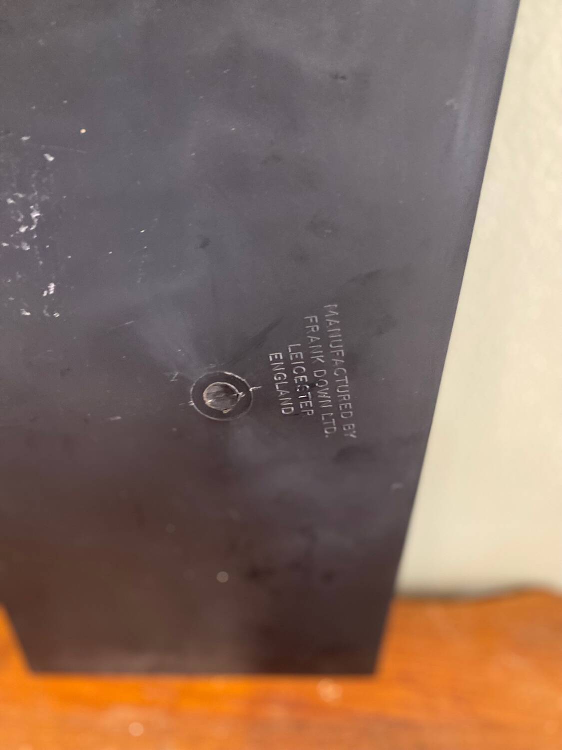 4 vintage flower plates