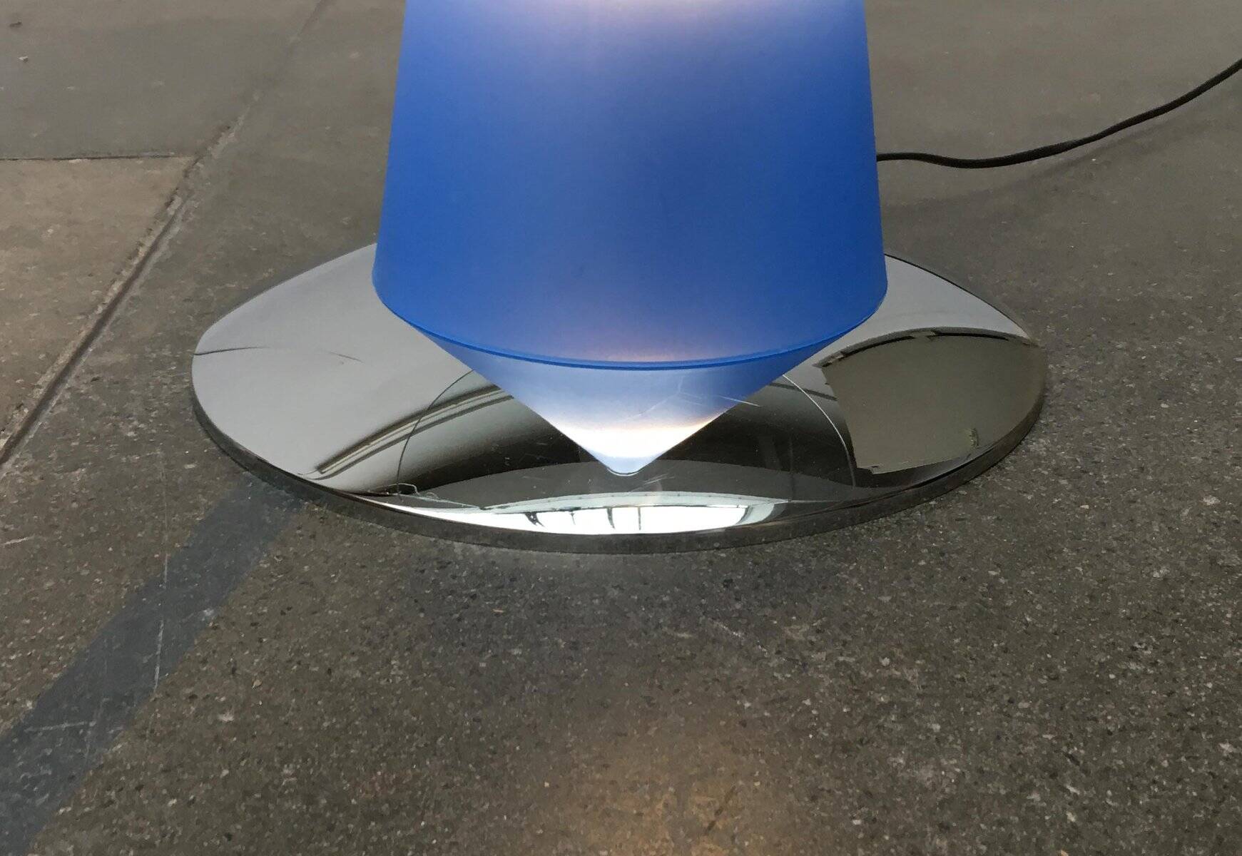 Birillo postmodern side table and floor lamp by Parisotto for Fontana Arte, 1980s