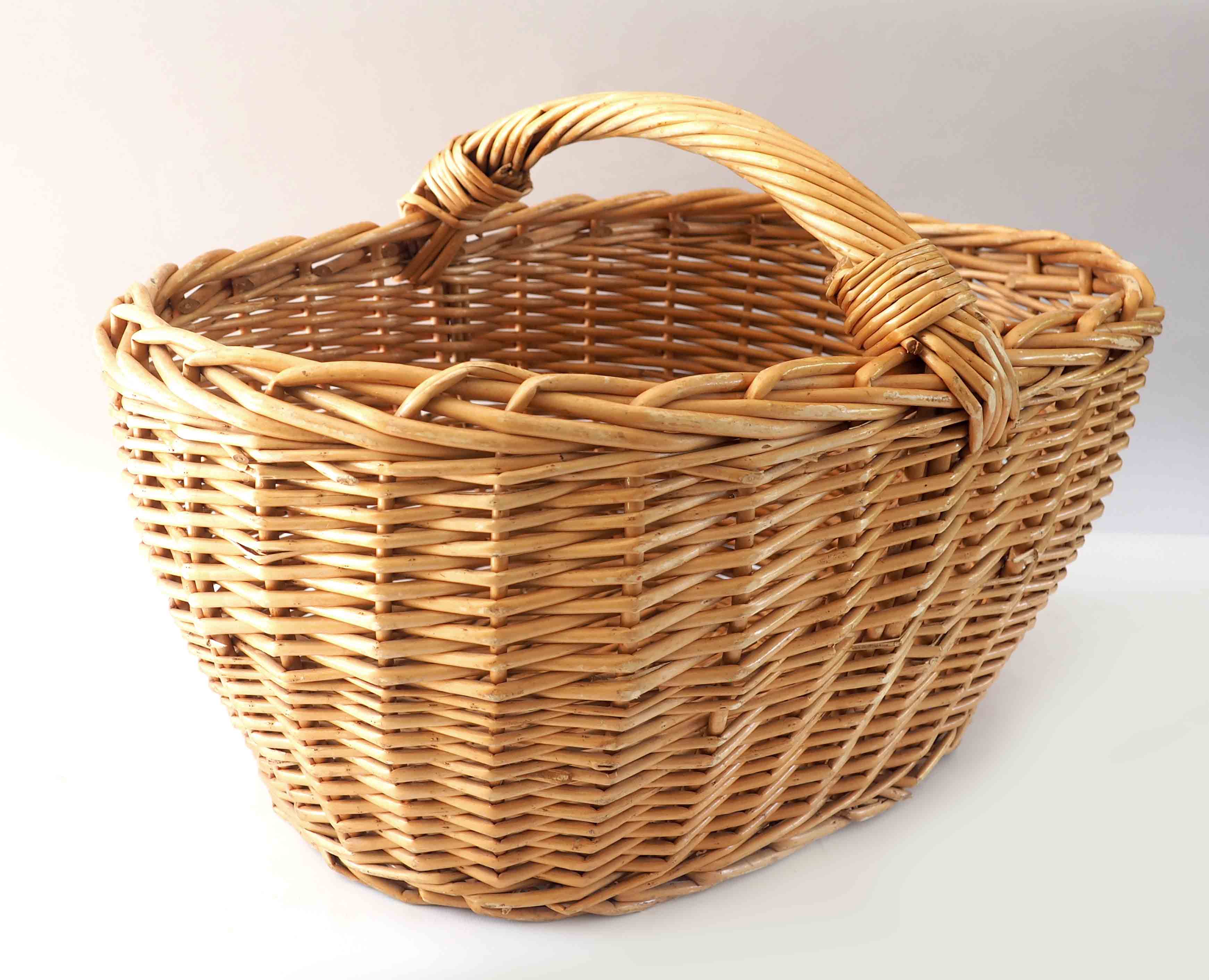 Rattan basket low handle