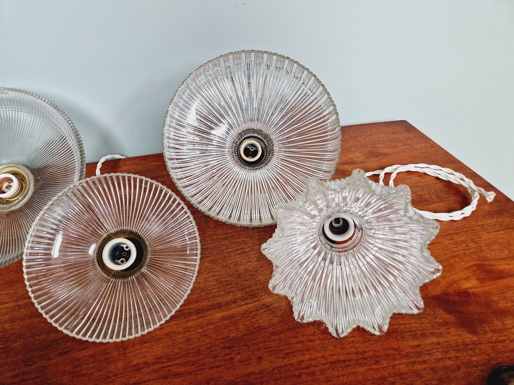 Suspension Art Déco en verre rainuré, années 1920-30
