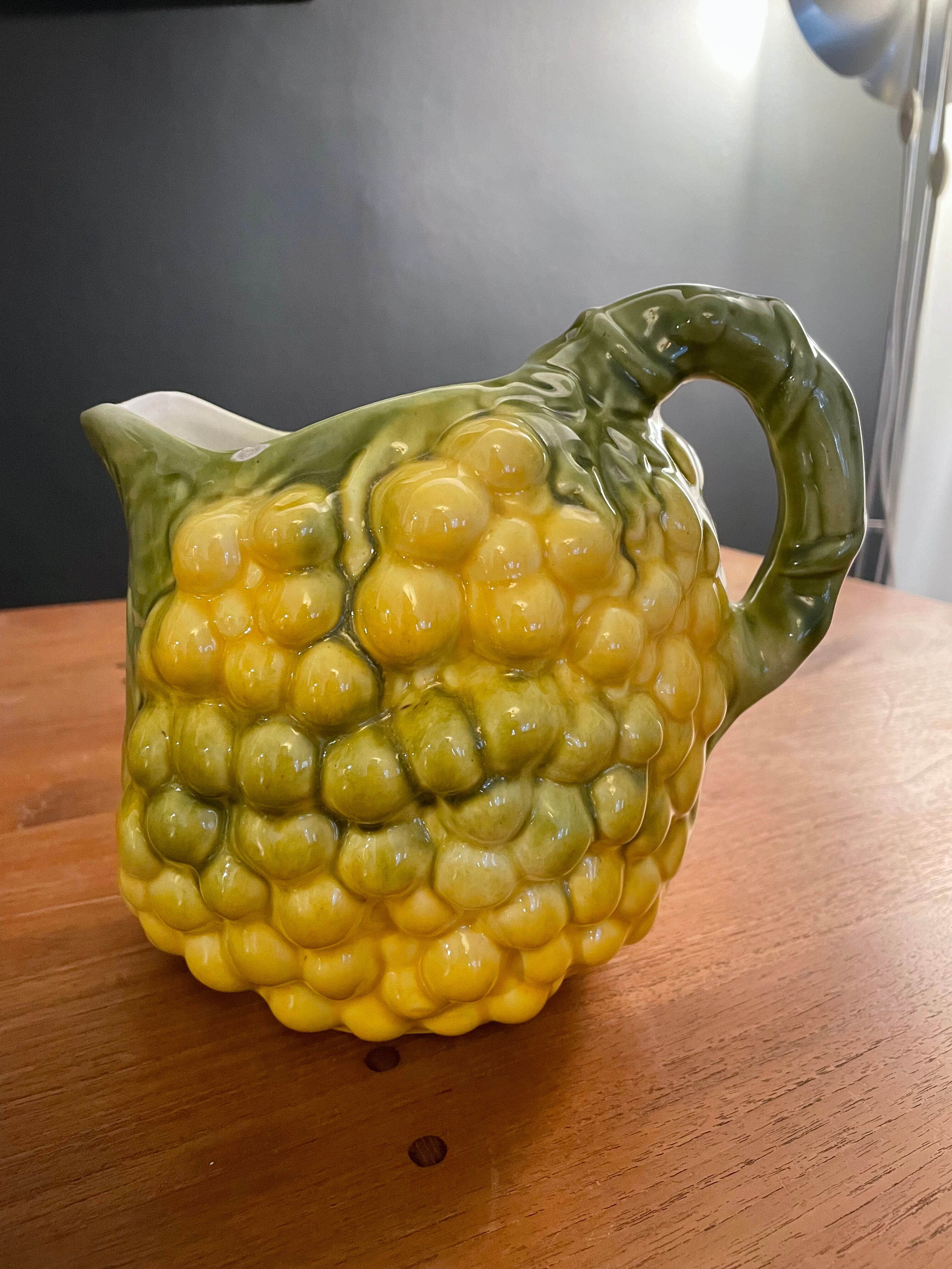 Pitcher bunch yellow and green grape slurry