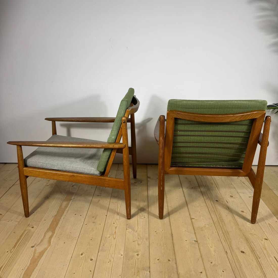 Pair of mid-century modern Danish armchairs in teak with customisable cushions – 1960