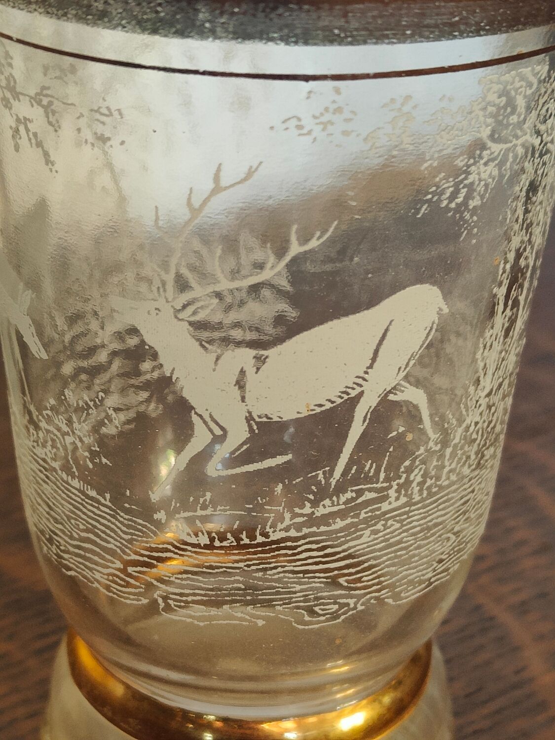 Vase sérigraphié à décor de biche et de cerf années 40