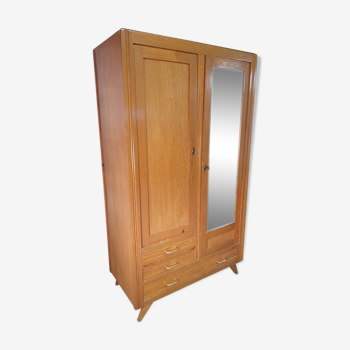 Armoire parisienne vintage avec miroir