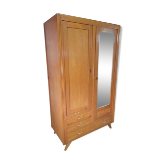 Armoire parisienne vintage avec miroir