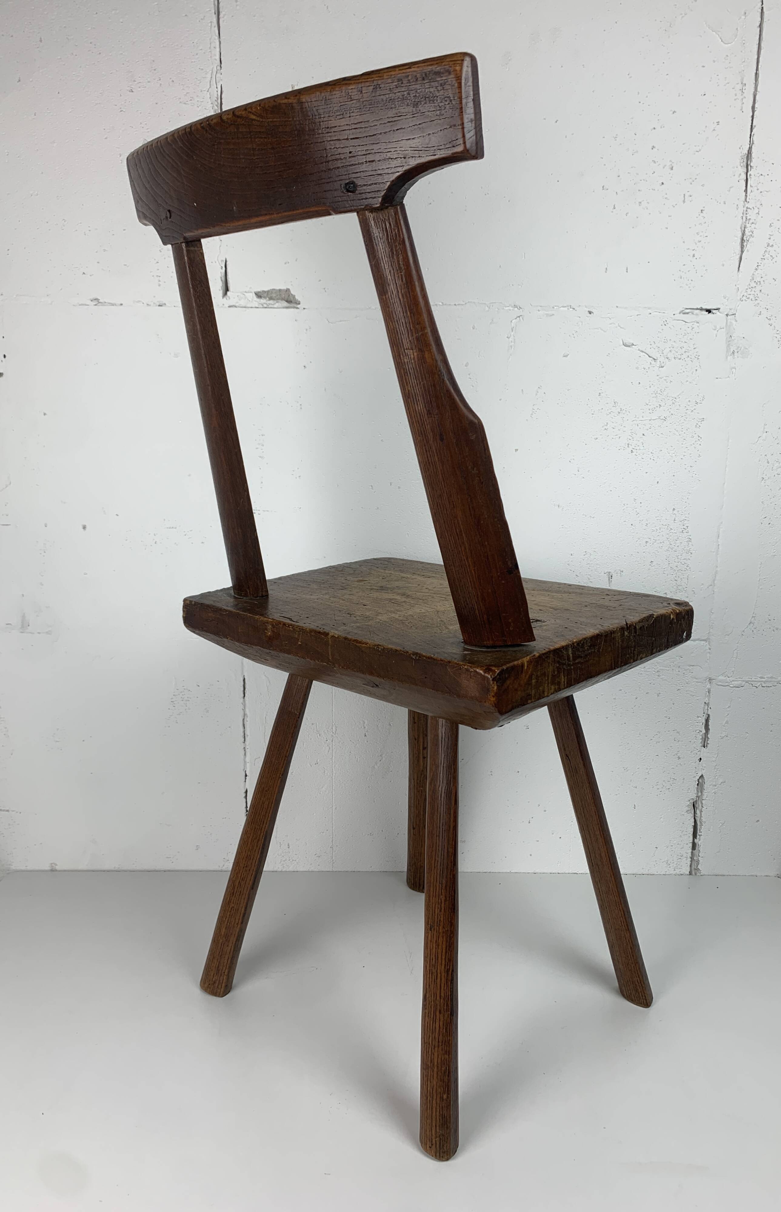 Chaise d'appoint brutaliste artisanale antique fabriquée à la main, style ferme néerlandais