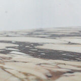 Eero Saarinen's Knoll tulip table