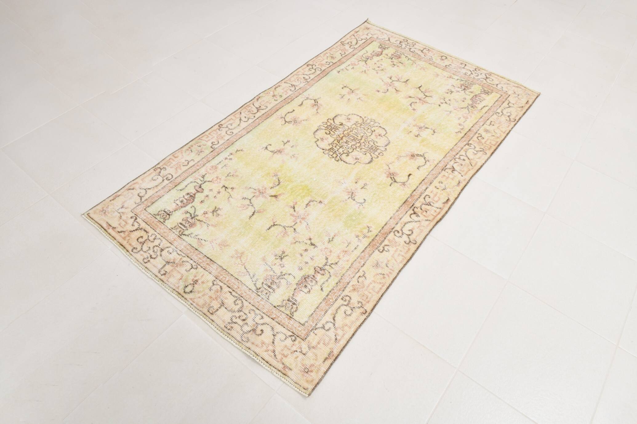 3x6 Pale Yellow & Brown Classic Turkish Rug, 110x197Cm