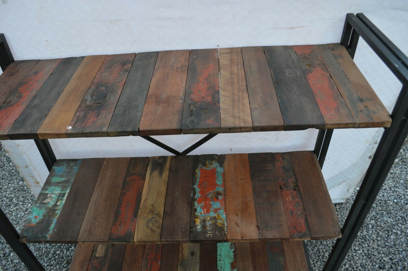 Étagère industrielle en fer et bois