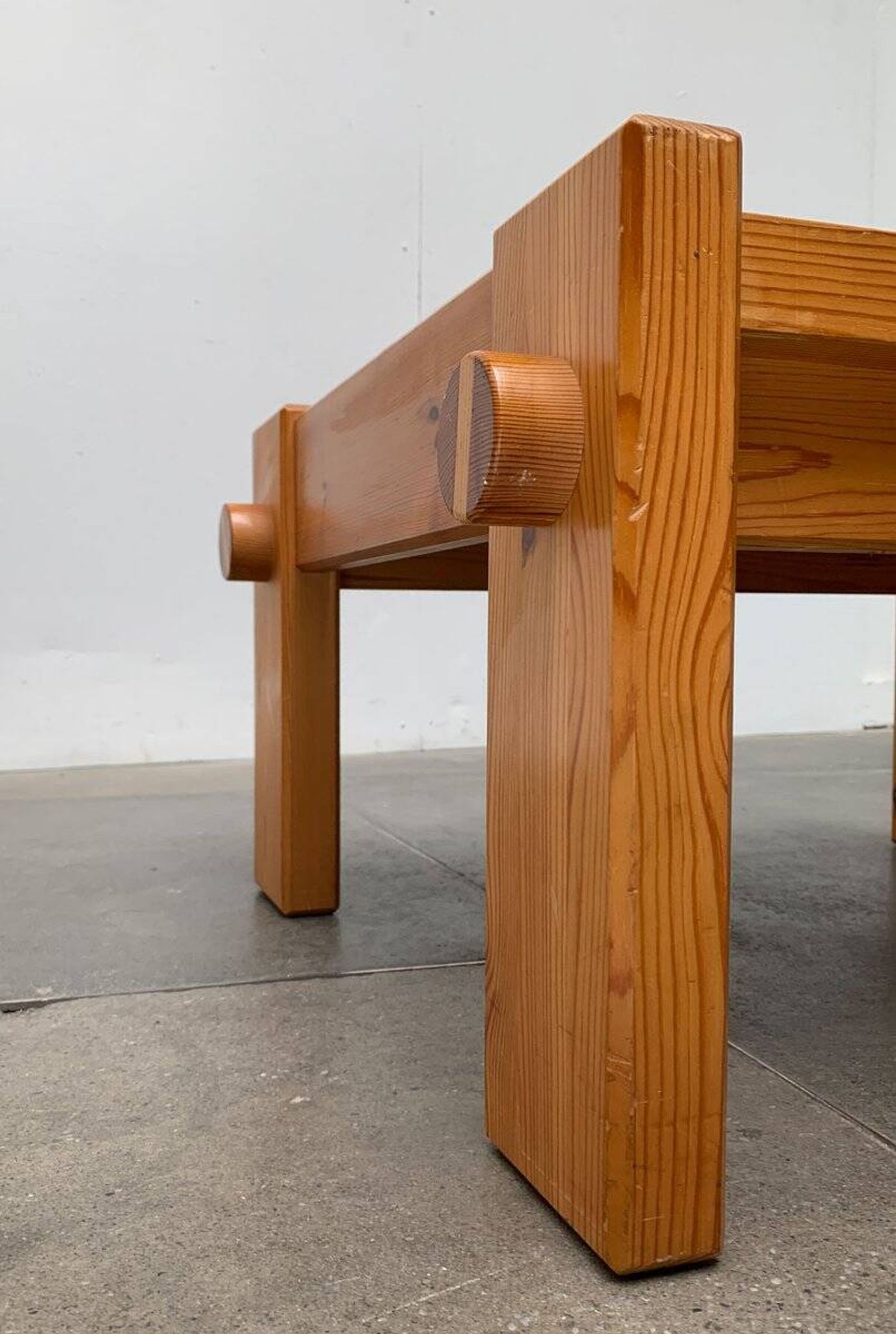 Vintage Scandinavian brutalist coffee table in Swedish pine by Yngve Ekström for Swedese, 1970s.