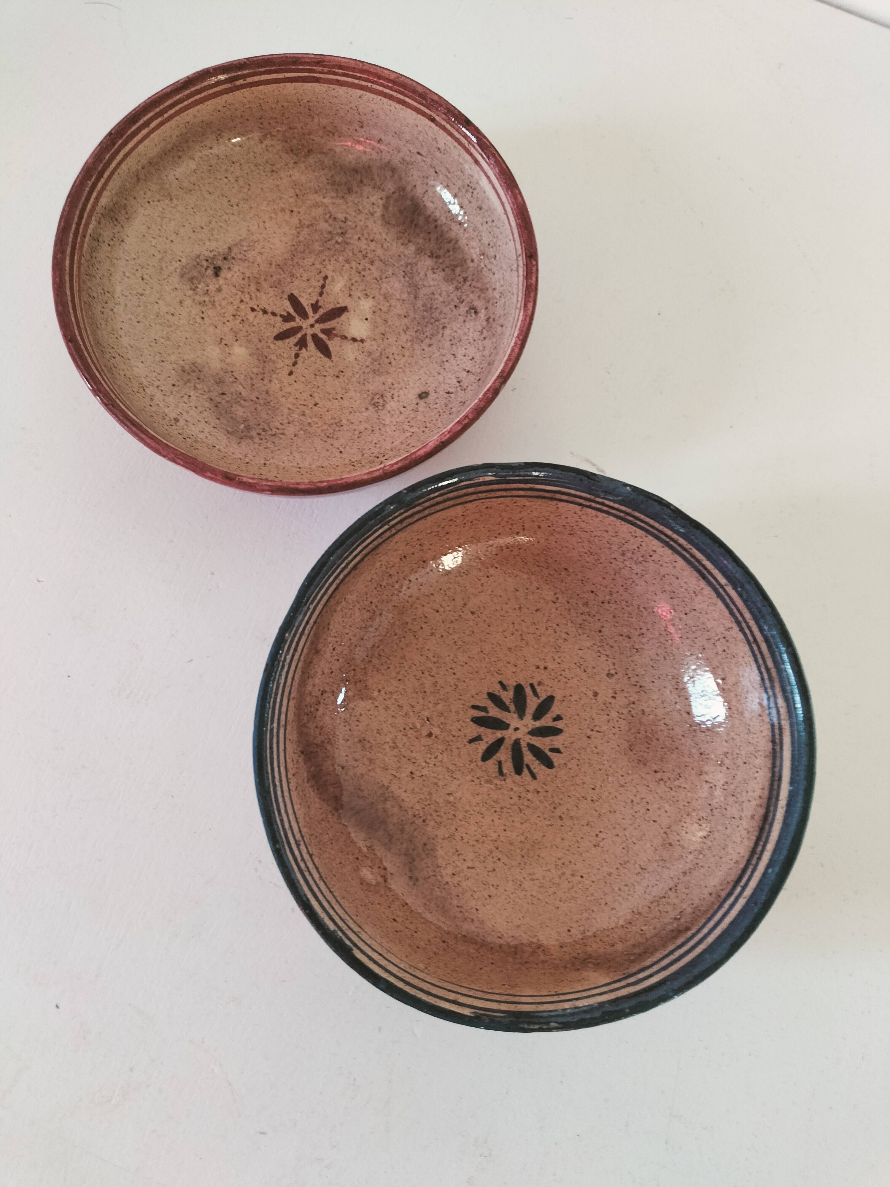 Pair of bowls signed A. Serghini