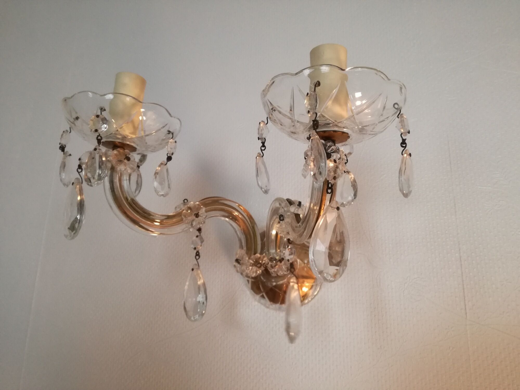 Two sconces 2 glass lights and crystal stamps