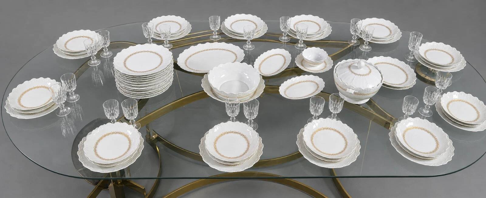 Important porcelain table service from Limoges, Raynaud manufacture.
