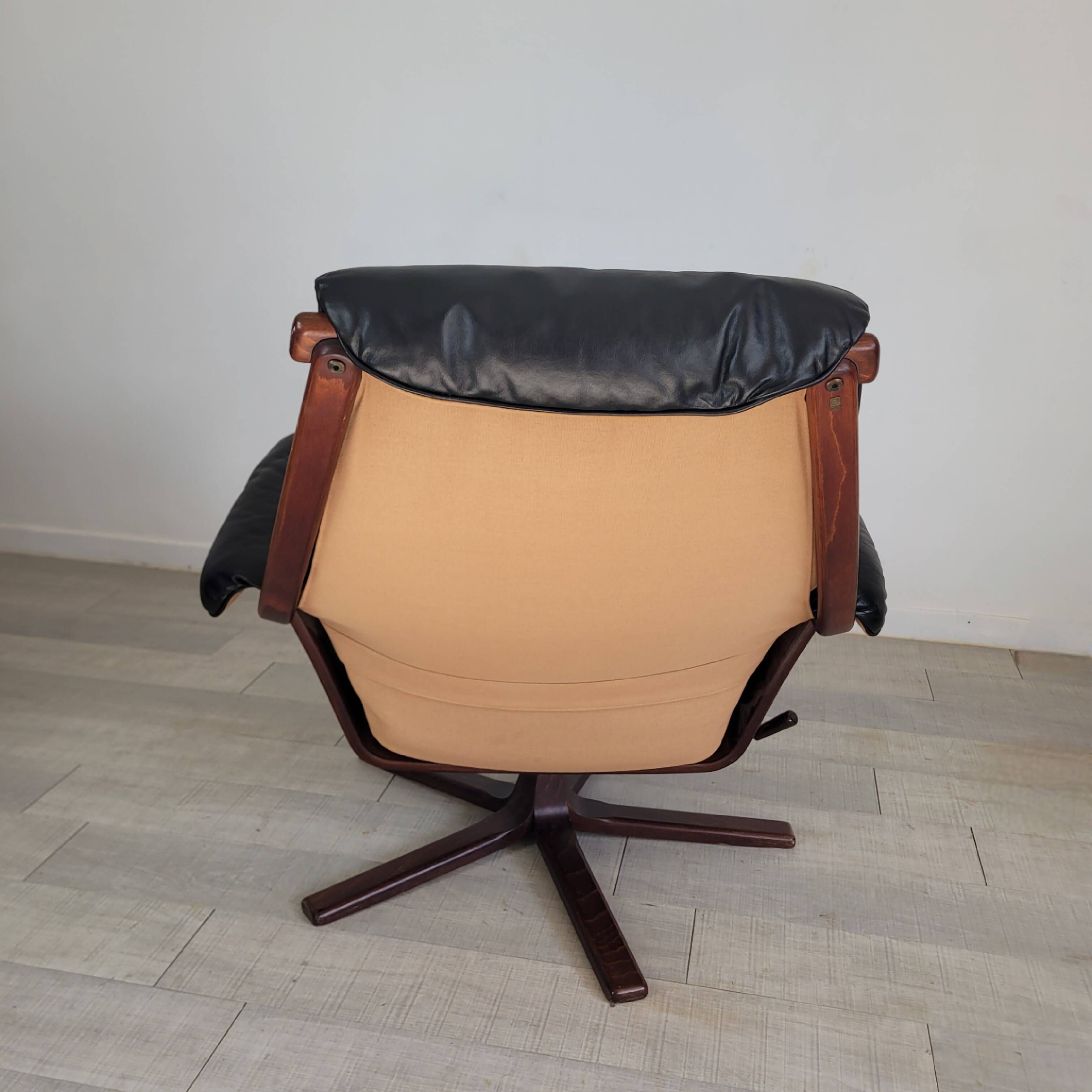 Vintage Göte Mobler 1960s swivel and reclining lounge chair