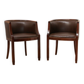 Pair of vintage barrel chairs