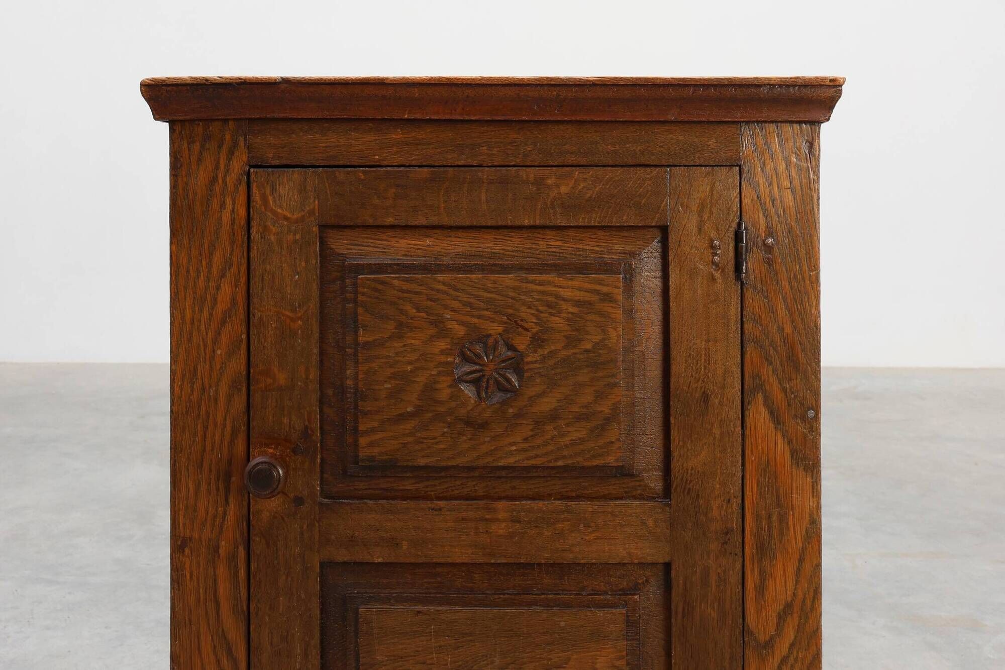 Rustic Solid Oak Cabinet with Geometric Floral Carvings, Belgium – 17th Cen