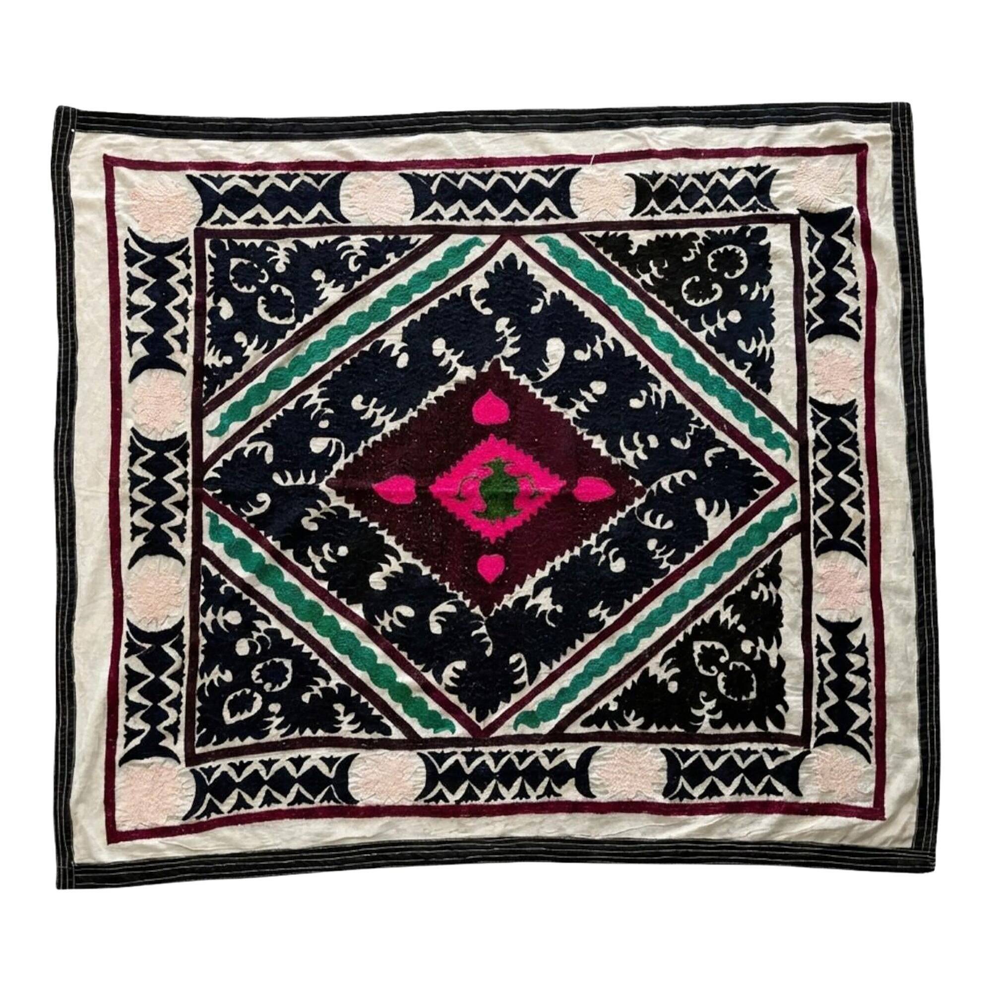 Vintage hand-embroidered tablecloth 124x146 cm