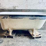 Cast iron bathtub eagle's feet