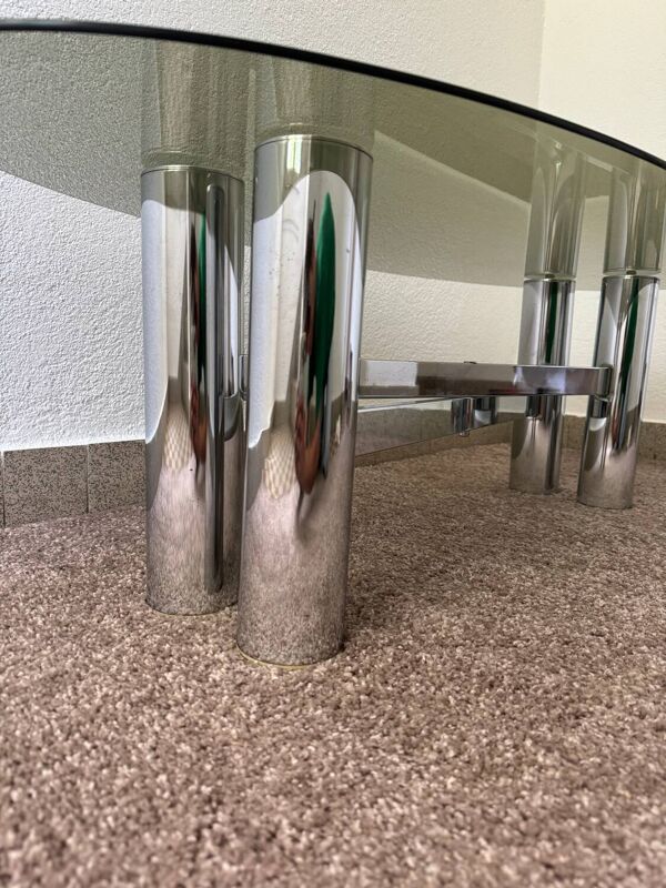 Table basse métal chromé verre fumé années 70