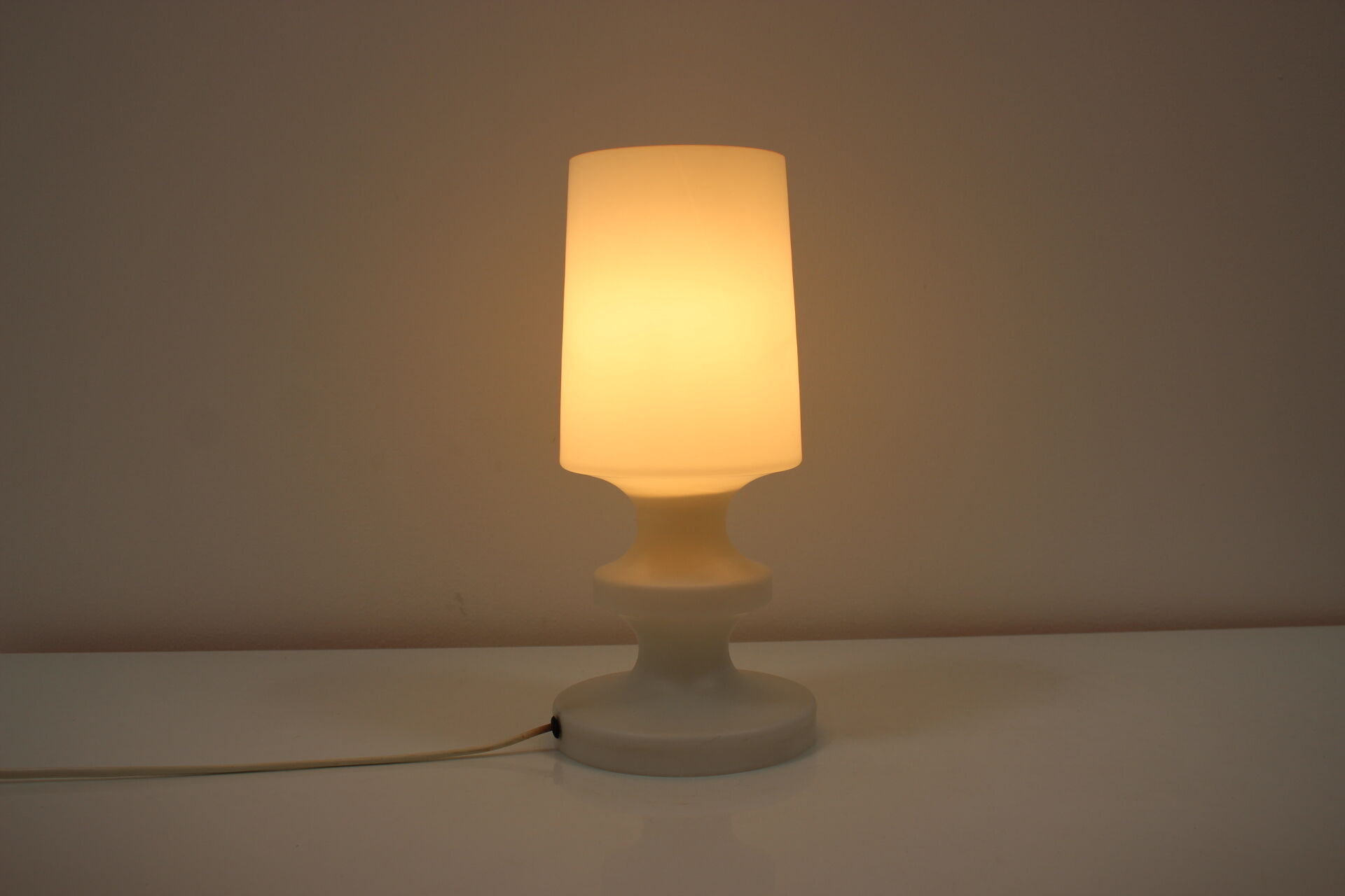 Mid-century allglass table lamp/ Osvětlovací sklo Valašské Meziříčí, 1970's