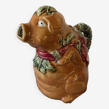 Pig pitcher