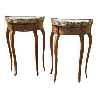 2 petites consoles demi lune a galerie bronze
