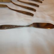 Lot of 12 metal fish cutlery sets.