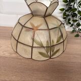 Mother-of-pearl lampshade for suspension