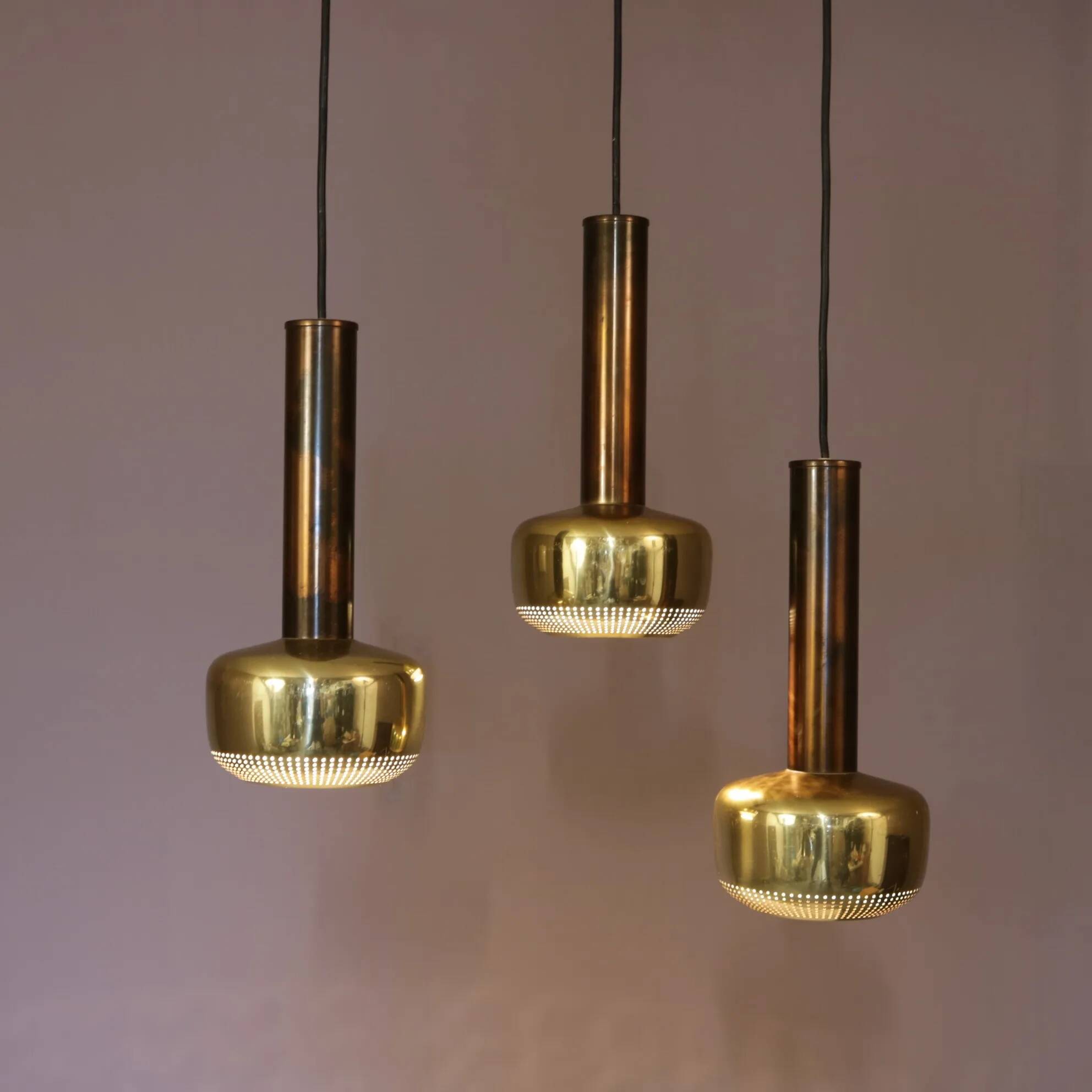 1950s VL56 lamp in brass / Vilhelm Lauritzen / Louis Poulsen, Denmark