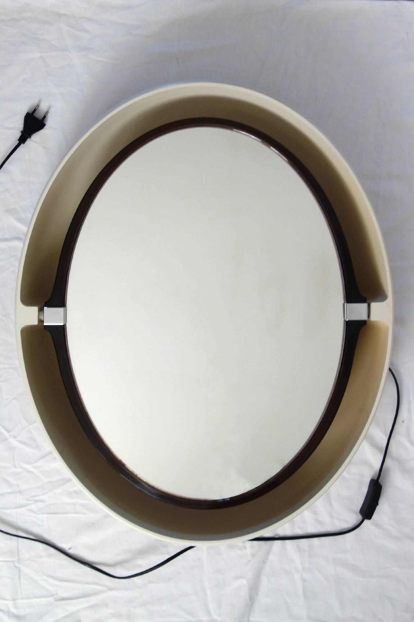 Allibert retro-lit mirror from the 70s