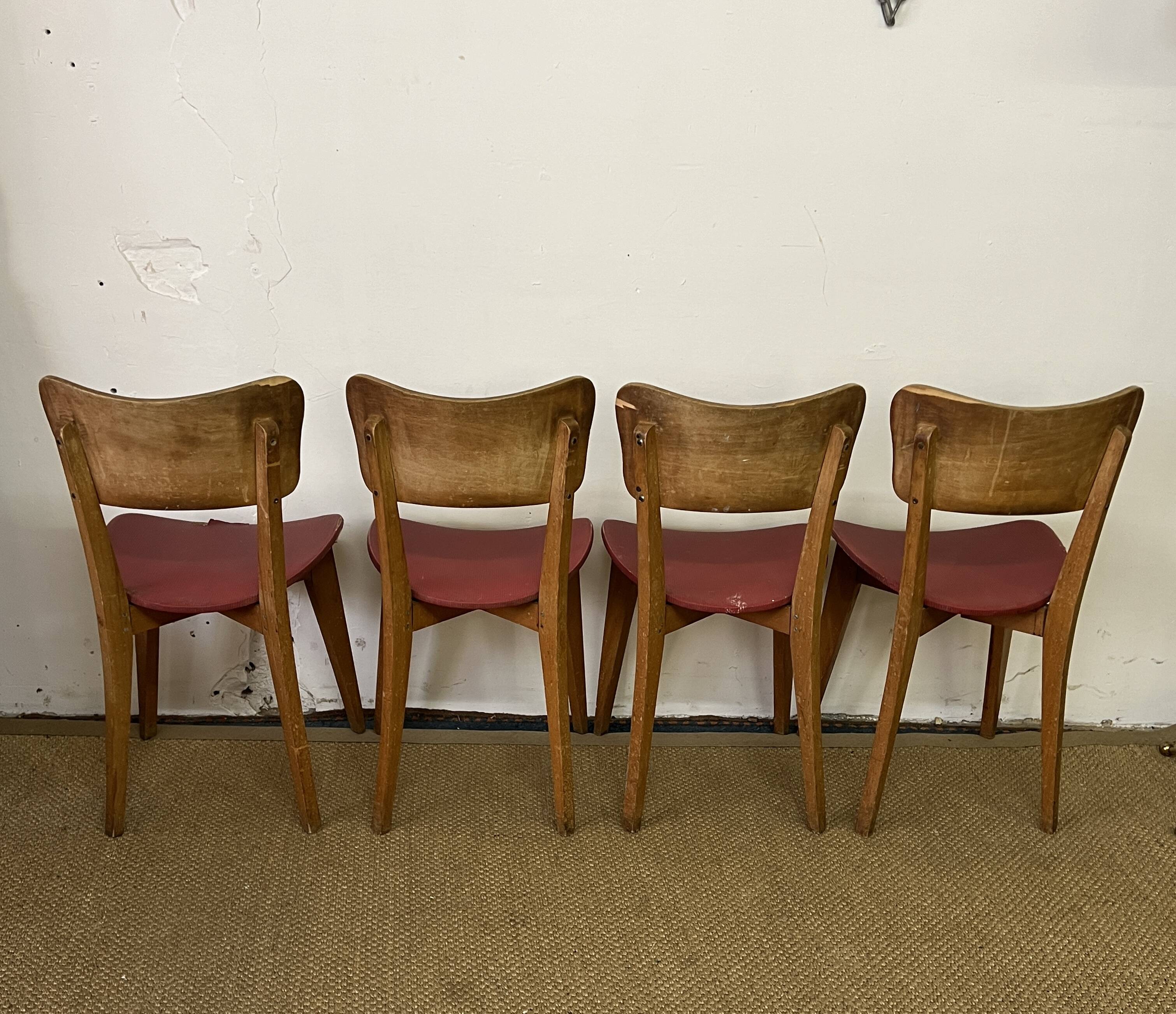 Suite de 4 chaises bistrot en bois vintage