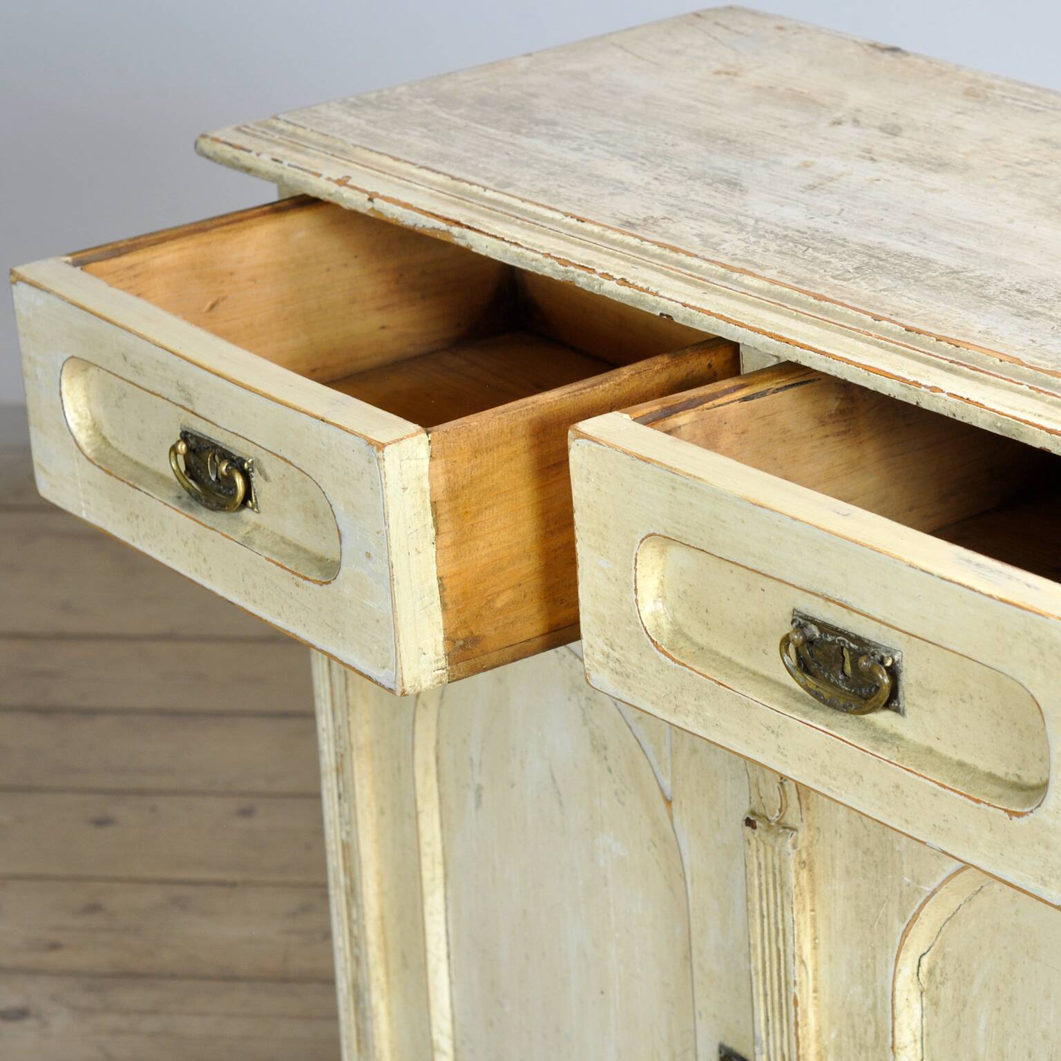 Pine dresser, 1910’s