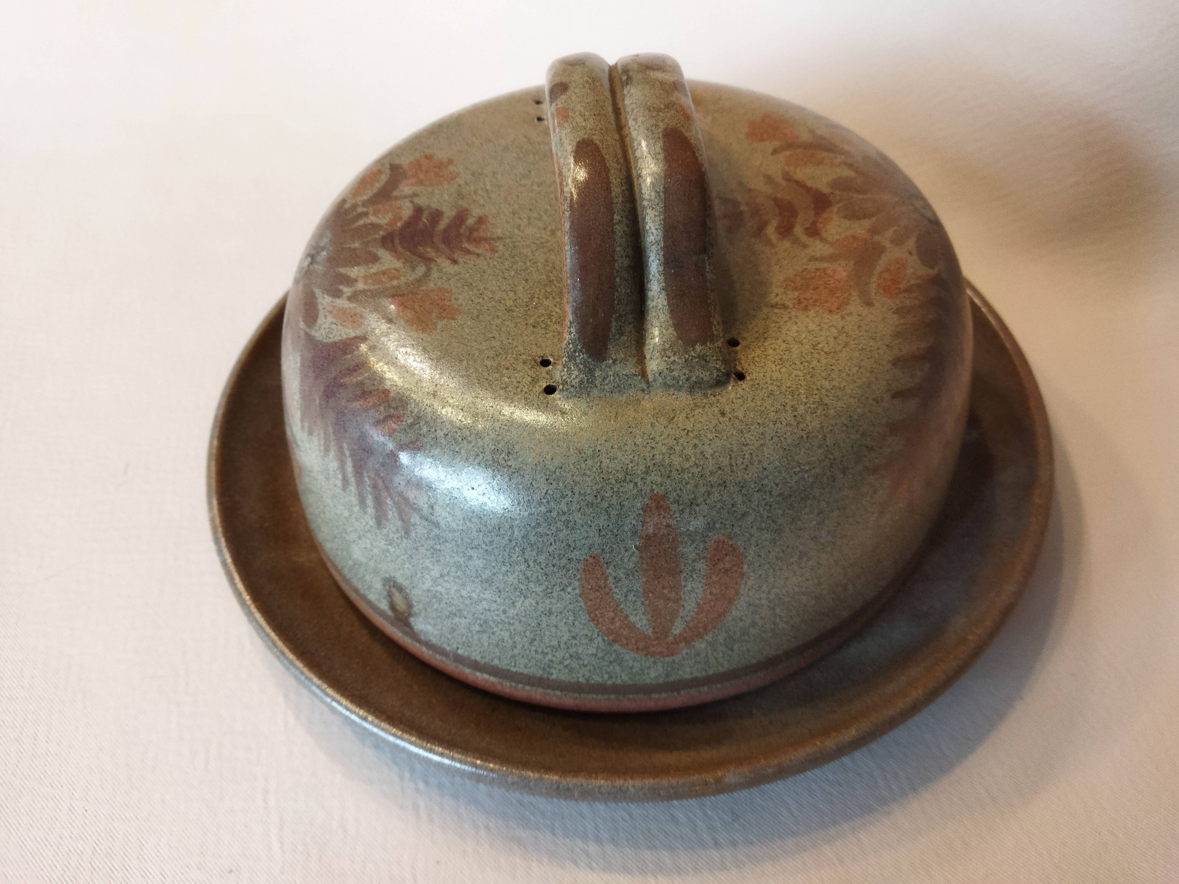Keraluc Quimper sandstone cheese bell