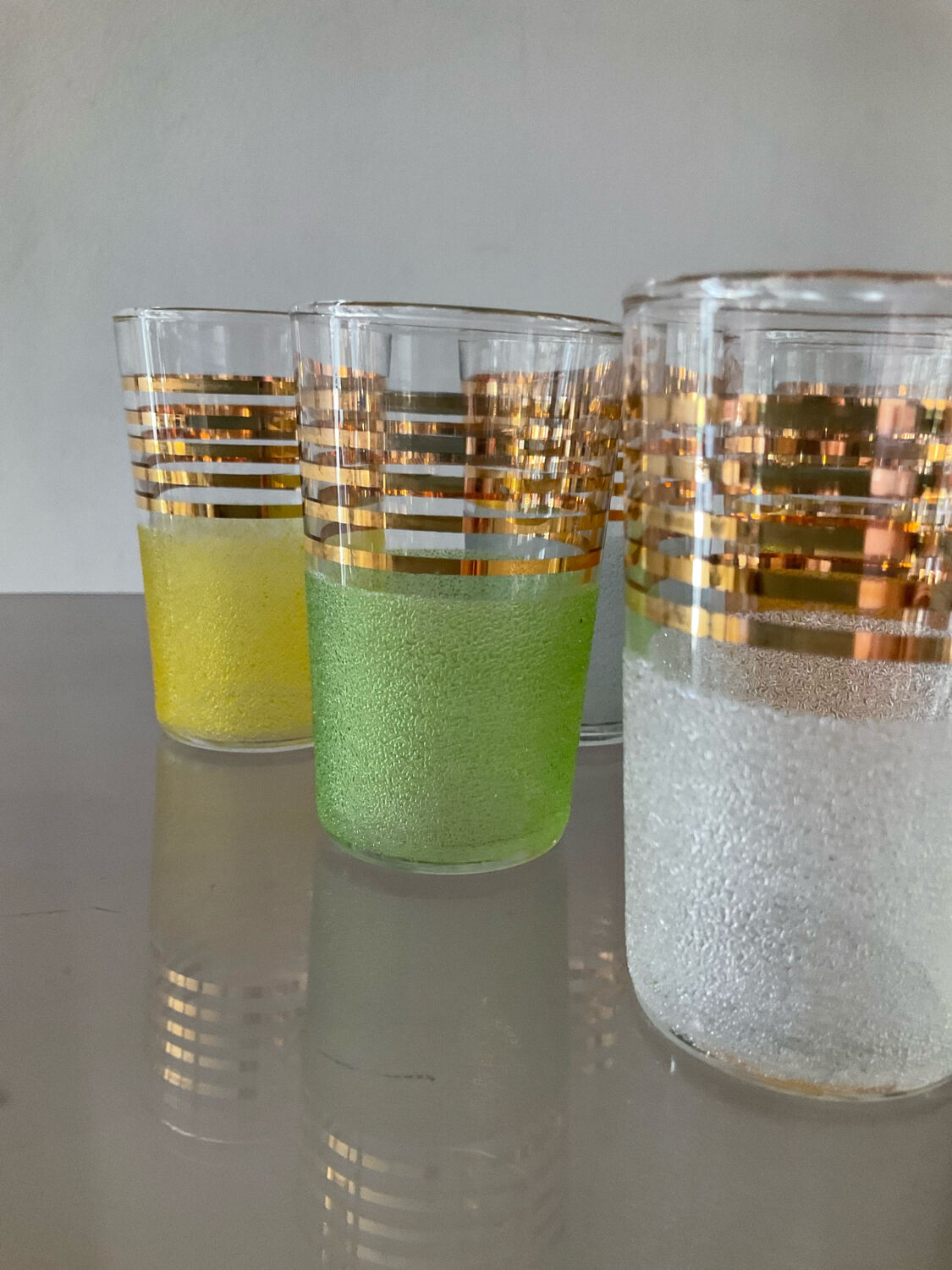 Series of 6 vintage glasses