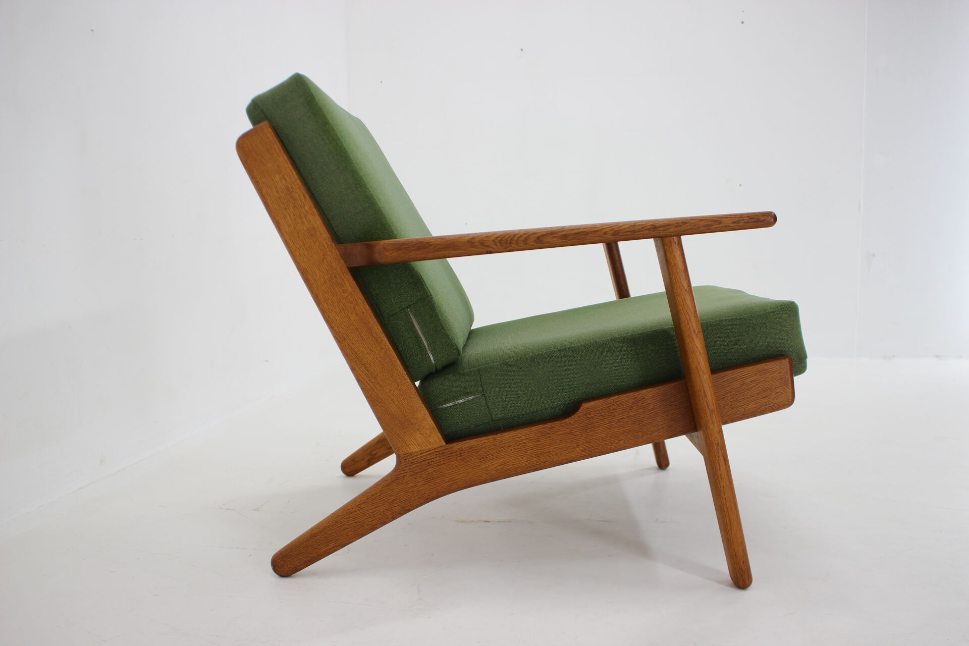 GE290 oak chair by Hans J Wegner for Getama Denmark