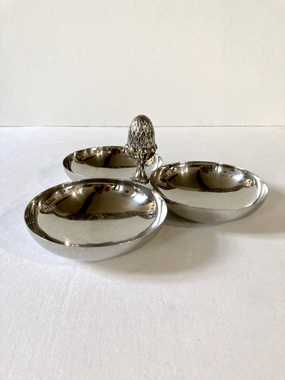 Silver-plated aperitif server / metal beggar, pine cone handle