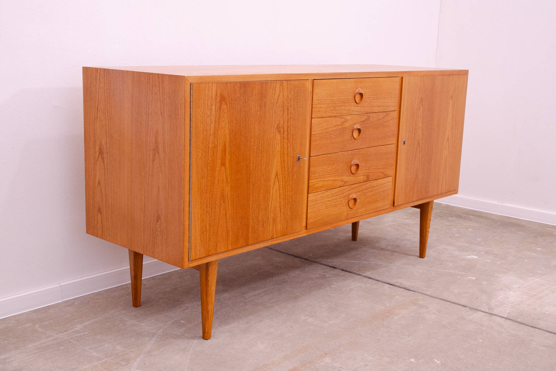 Buffet de style scandinave entièrement restauré par Sedláček & Vyčítal, Tchécoslovaquie, années 1960