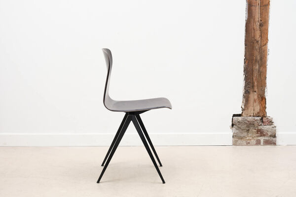 Chaise Galvanitas S19 réédition droite ébène noir